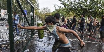Migrants-frontiere